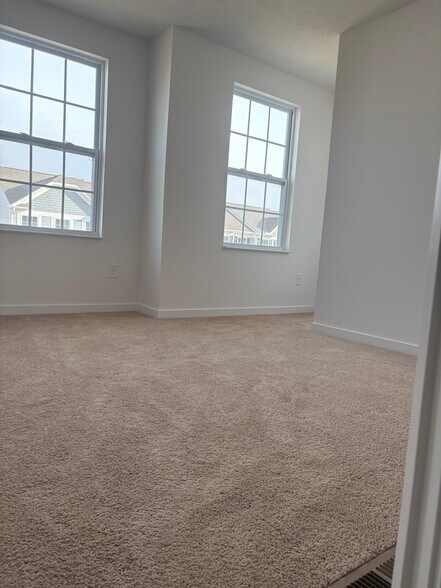 Building Photo - 130 Sitka Willow Dr