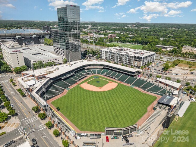 Building Photo - 307 W Trade St