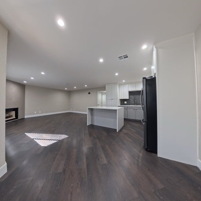 Building Photo - Highly Remodeled | 2nd Floor | Storage Room