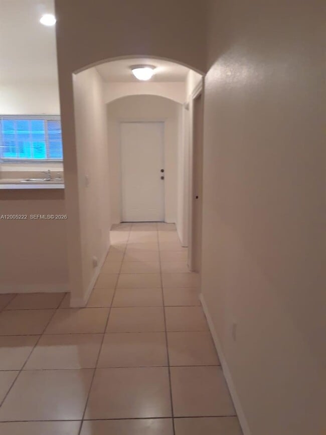 Building Photo - 3828 SW 48th Ave