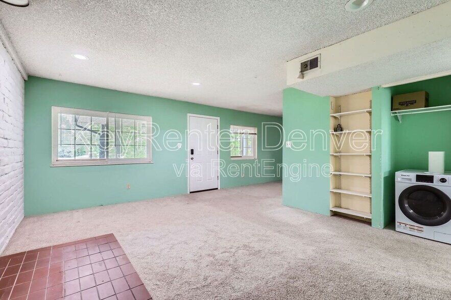 Building Photo - 6800 E Tennessee Ave