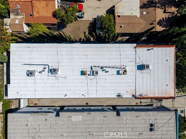 Building Photo - 909 E Garfield Ave