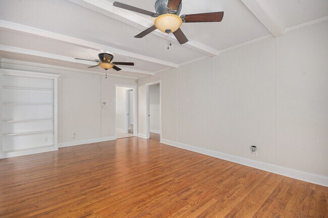 Building Photo - 12847 Memorial Dr