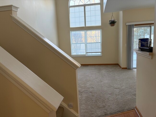 Building Photo - 113 N Barton Trail