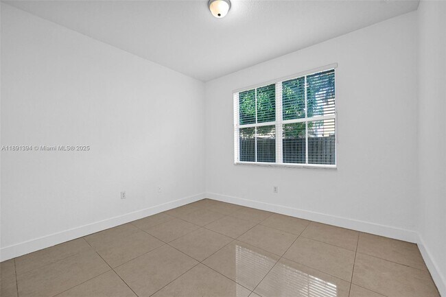 Building Photo - 12172 SW 122nd Ct