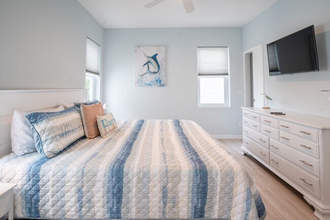 Building Photo - PET FRIENDLY OFF-SEASON RENTAL WITH OCEAN VIEW