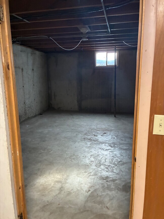 Building Photo - 3296 N 3300 E