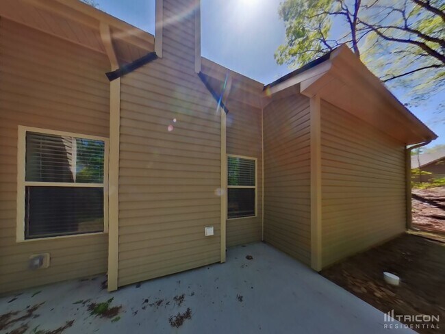 Building Photo - 252 Oaken Bucket Dr