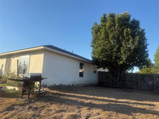 Building Photo - 114 Hersee Ct