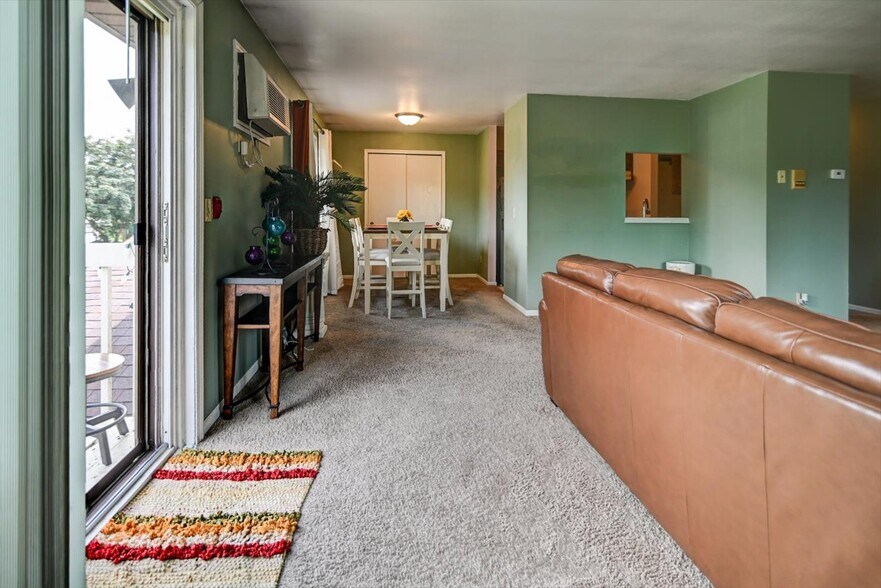 Building Photo - 2850 Cimarron Trl