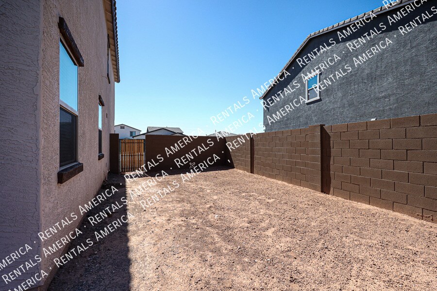 Building Photo - 9344 E Spiral Ave