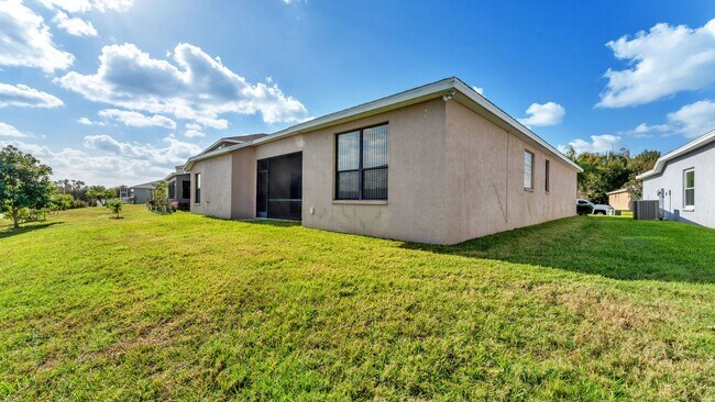 Building Photo - Waterfront home for RENT! 4 bed/2.5 bath