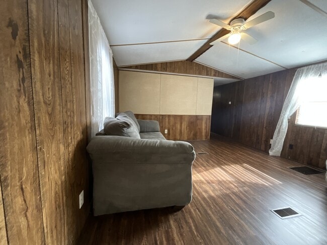 Building Photo - 1053 Vz County Rd 1927