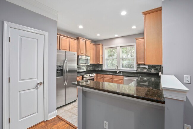 Building Photo - 1201 Dingle Rd