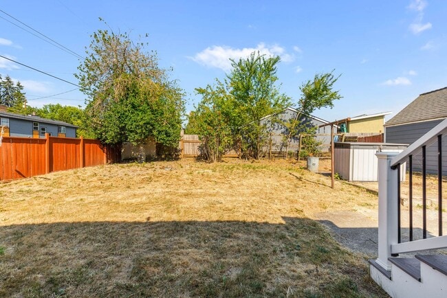 Building Photo - Bright & Spacious Remodeled Home Near Columbia City, Mt. Baker & Lake Washington
