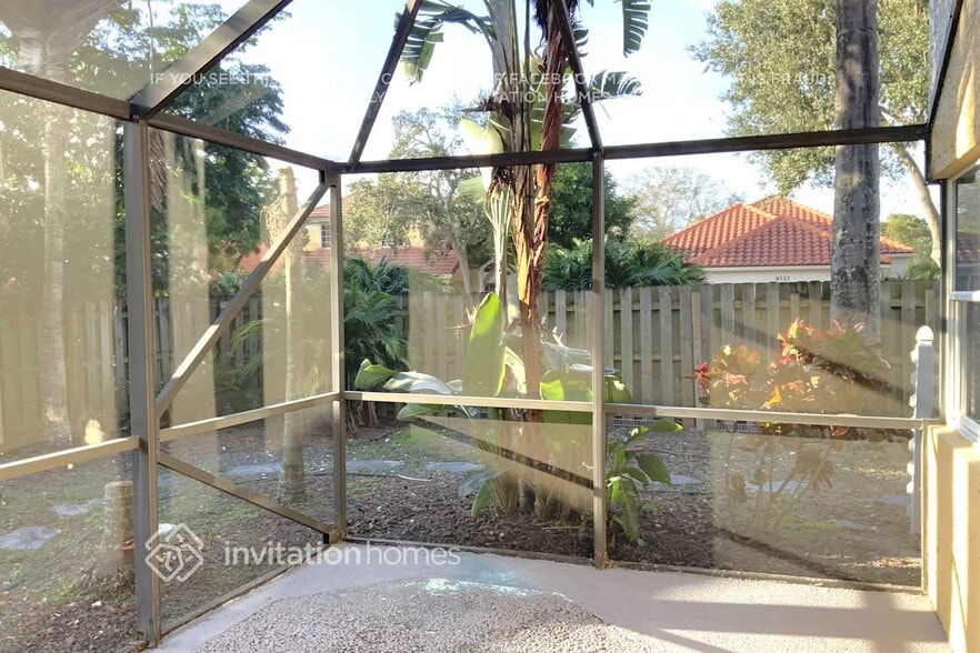 Building Photo - 2771 Oakview Way