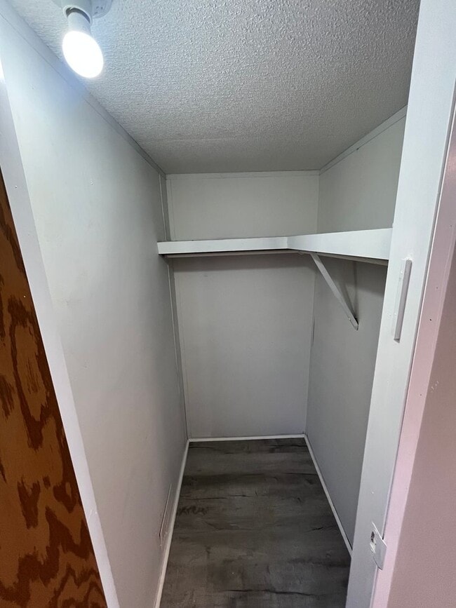 Building Photo - 3 Bed/2 Bath Mobile Home