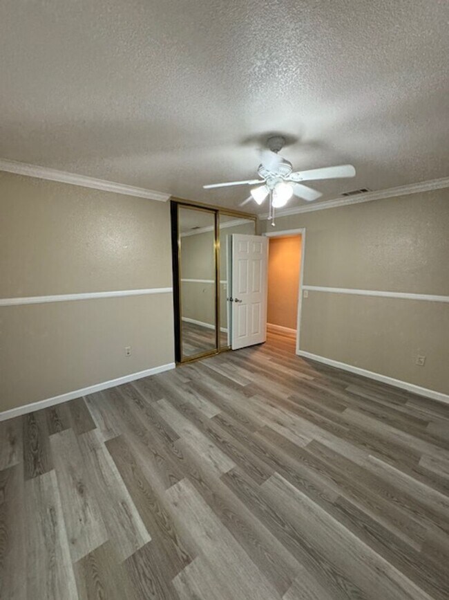 Building Photo - Beautiful Home in the Heart of Hemet