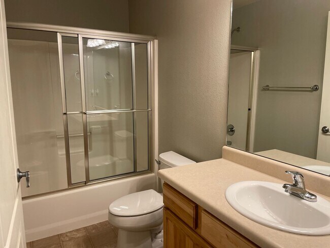 Building Photo - Check out this 3 bedroom, 2 1/2 bath, 2 ca...
