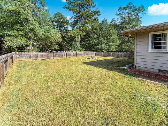 Building Photo - Spacious 3 BR/2 BA in Powder Springs!