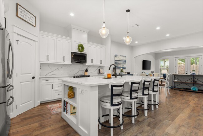 Building Photo - 3559 Pebble Beach Blvd