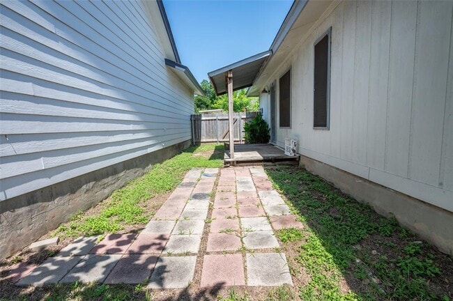Building Photo - 12719 Marimba Trail