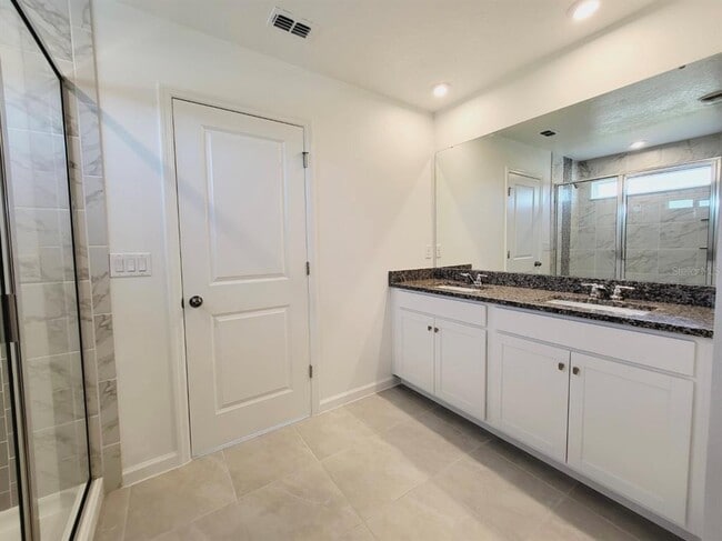 Building Photo - 9051 Coral Cpe St