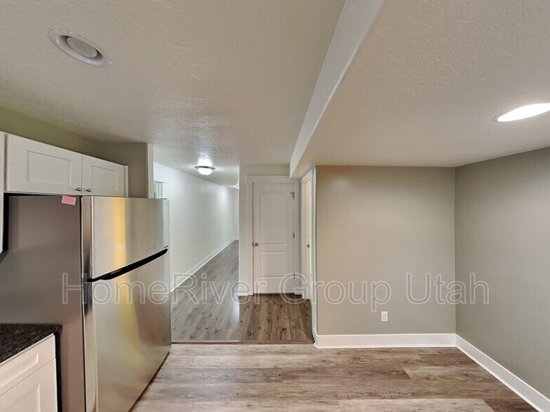 Building Photo - 708 S 80 E
