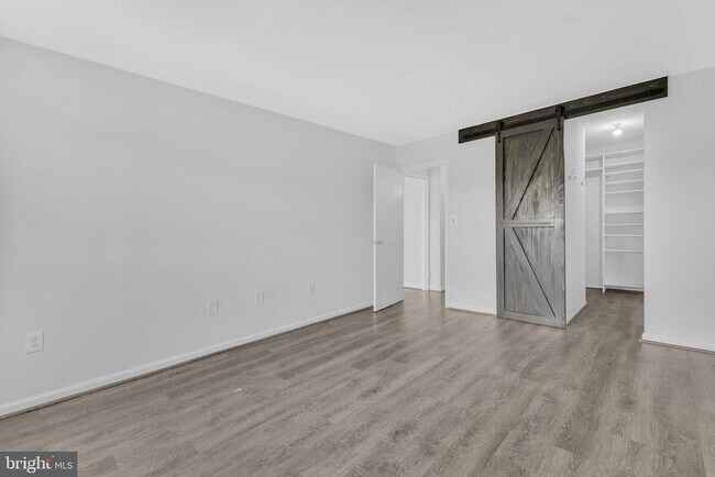 Building Photo - 1225 Martha Custis Dr