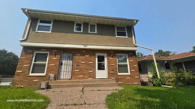 Building Photo - Great 2BR Duplex with a yard, Minneapolis - Bilingual landlords - open to S8