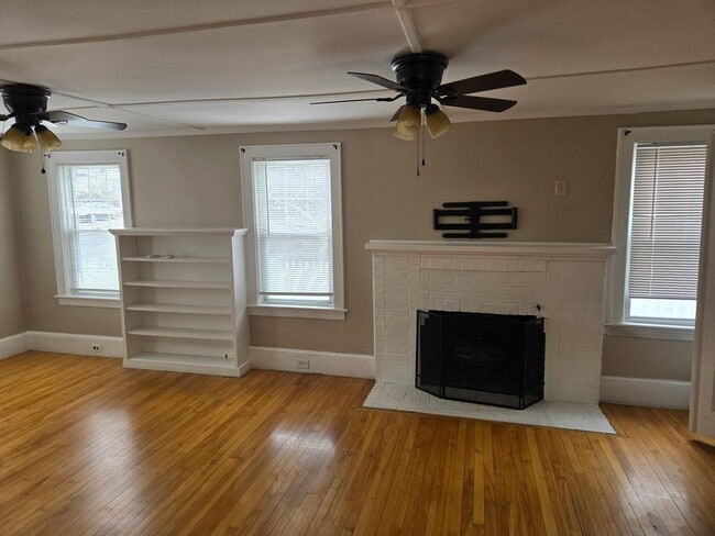 Building Photo - 89 Centre St