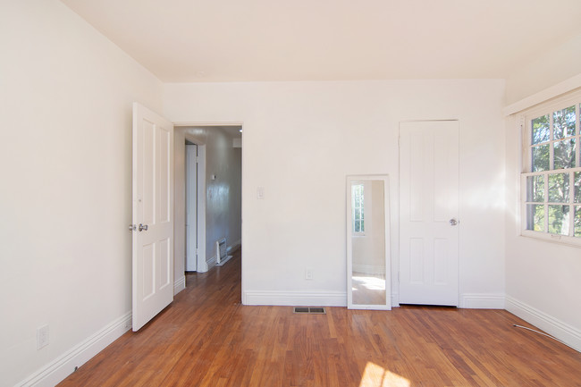 Building Photo - 2417 Arista Ct