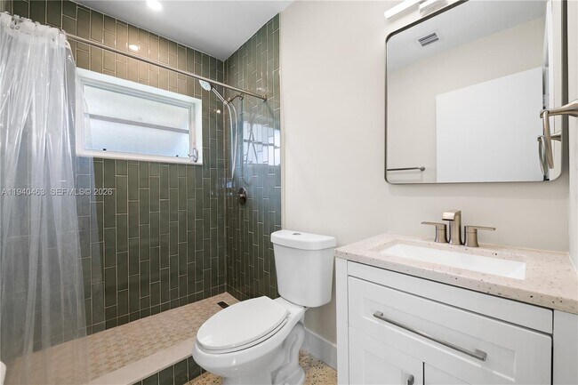 Building Photo - 1711 Funston St