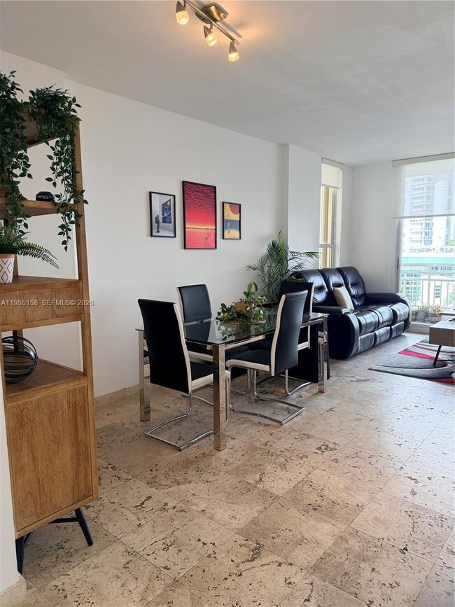 Building Photo - 888 Brickell Key Dr