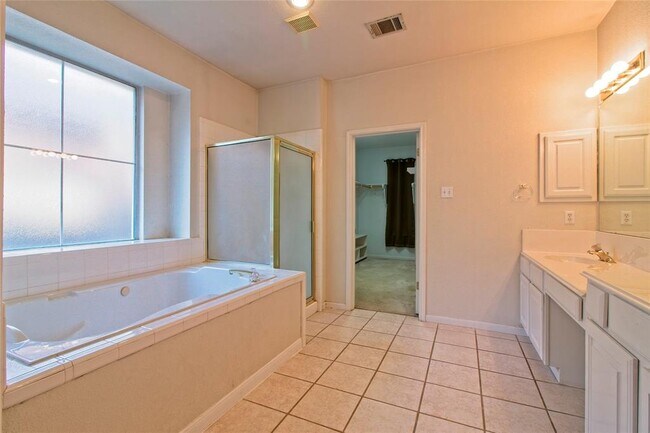 Building Photo - 8212 Fern Bluff Ave