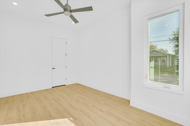 Building Photo - 1703 Nomas St