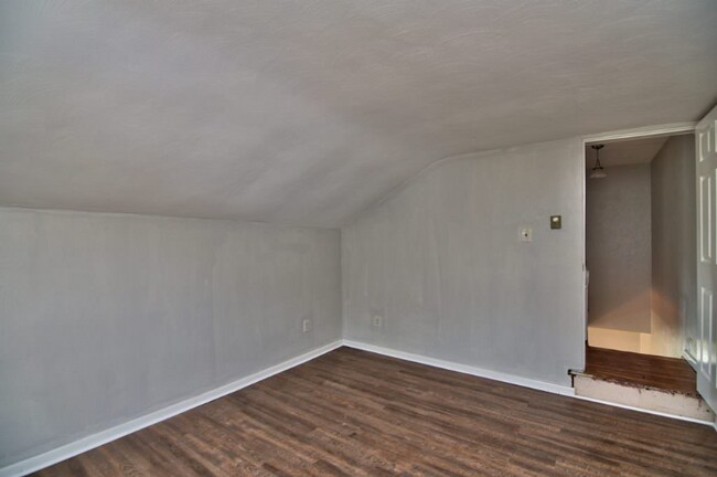 Building Photo - 359 Hanover St