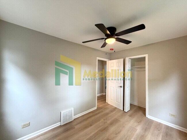 Building Photo - 12917 S Emerald Ave