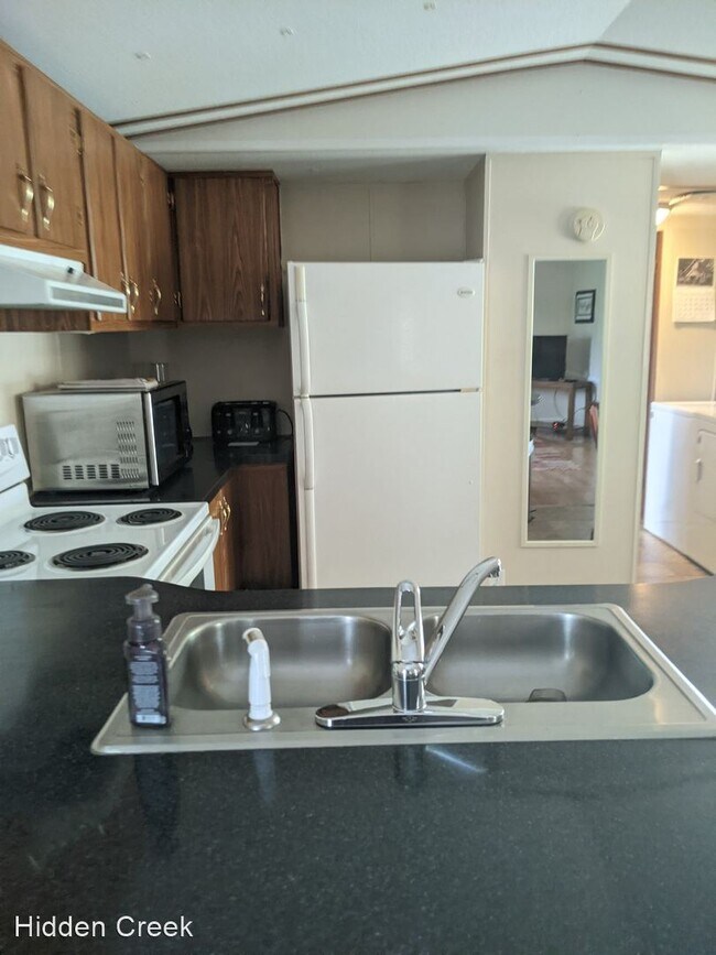 Building Photo - 2 br, 1 bath House - 235 Monarch Lane