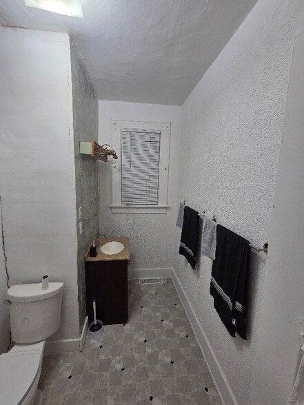 Building Photo - 311 N Blanche St