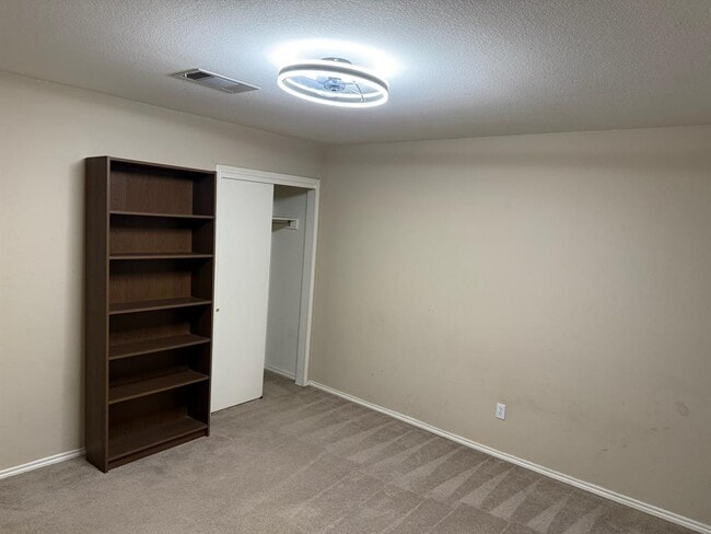 Building Photo - 1103 Water Hole Trail