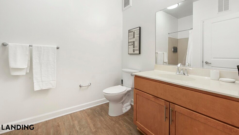 Building Photo - 909 Mansion Dr