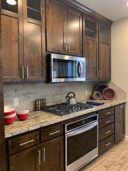 Building Photo - 1312 Solomon Ln