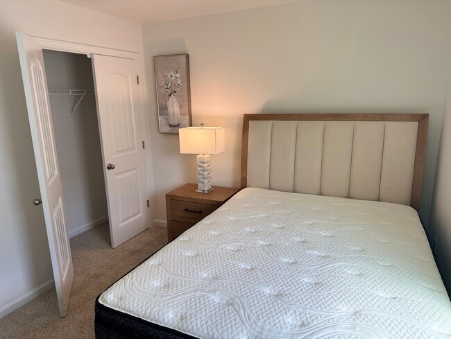 Building Photo - 5435 Shelly Lynn Dr