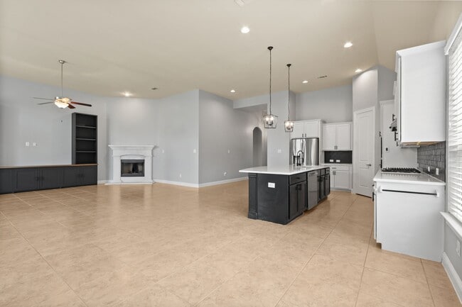 Building Photo - 12426 Cumberland Dr