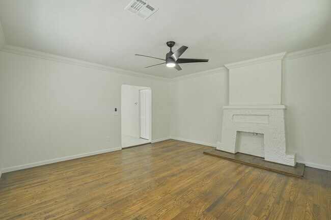 Building Photo - 1524 NW 45th St