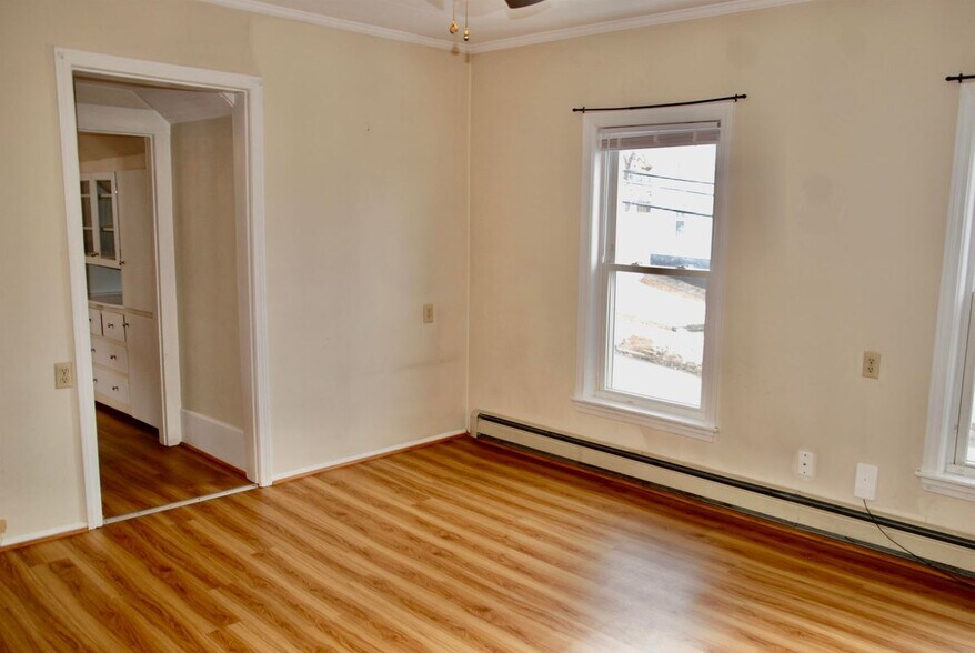 Building Photo - 17 Hanover