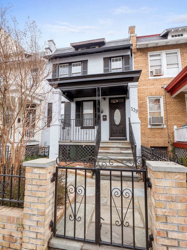 Primary Photo - 730 Newton Pl NW