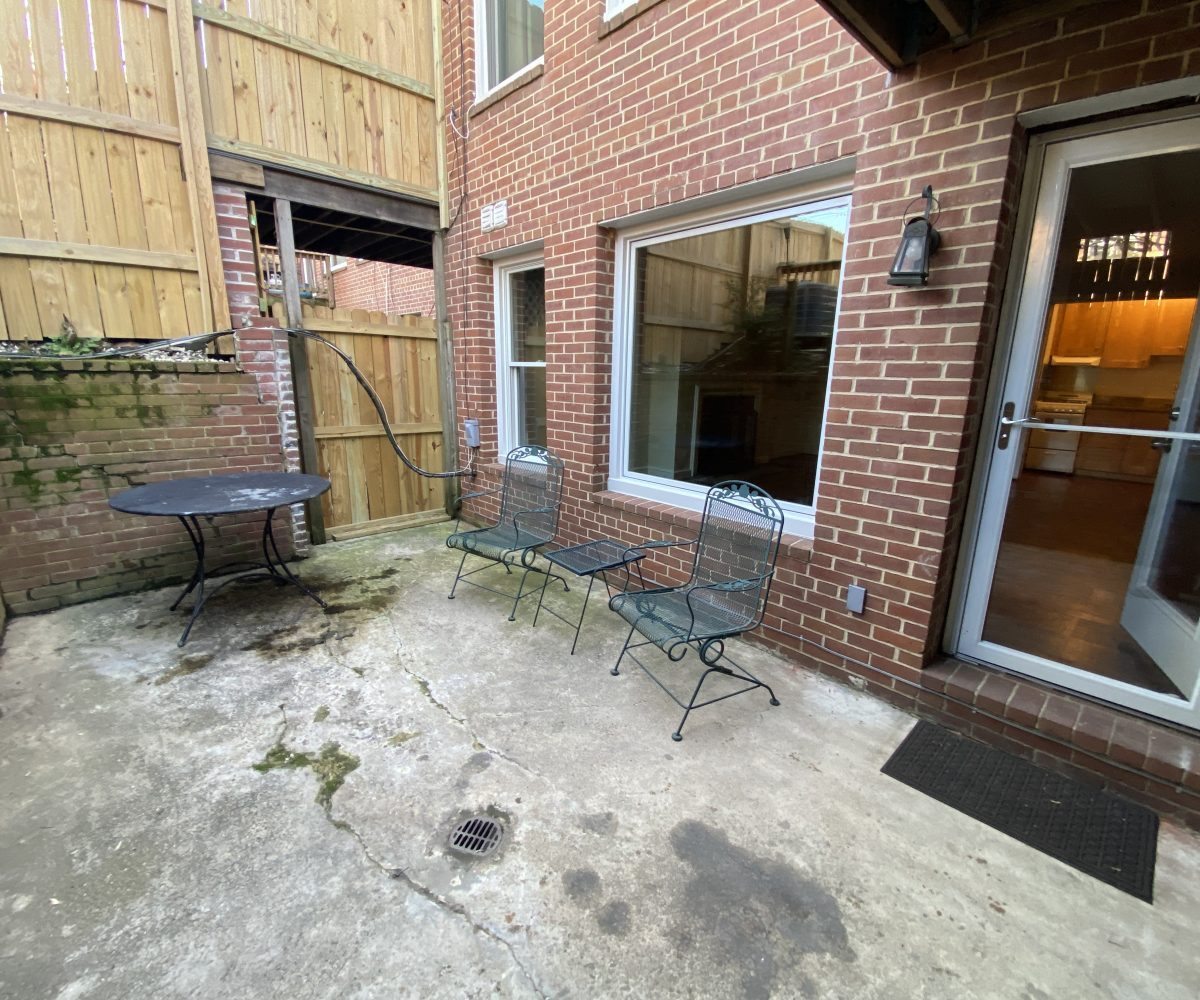 Building Photo - 412 4th St SE