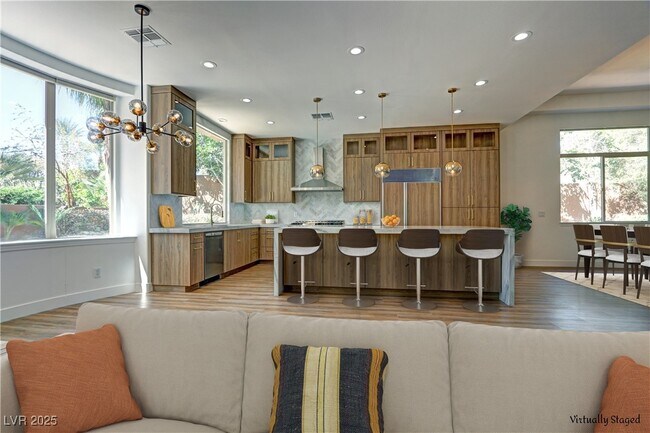 Building Photo - 10013 Alegria Dr